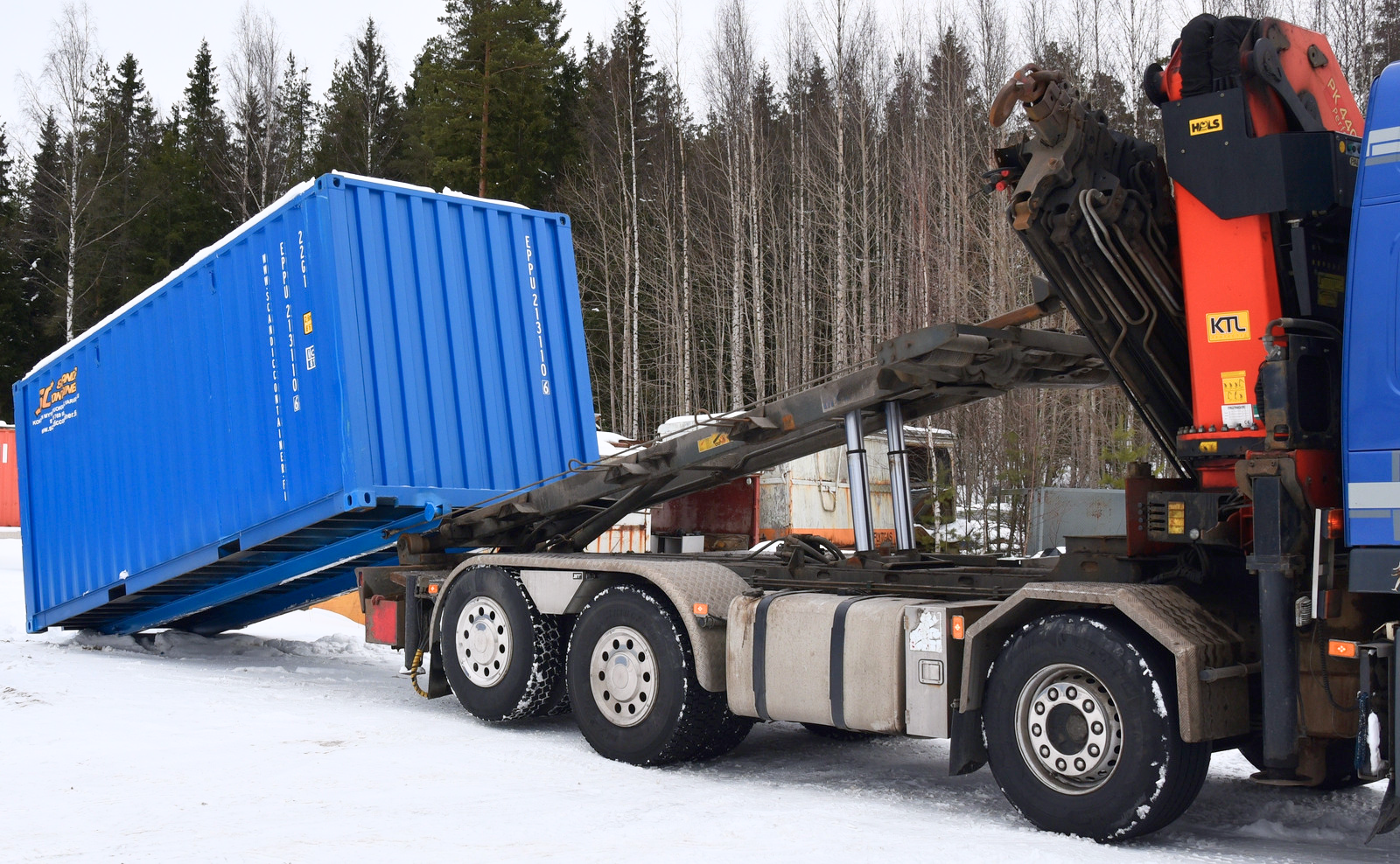 Vaihtolavakiskot / Koukkutartunta, Roll-off rails / Hook systems